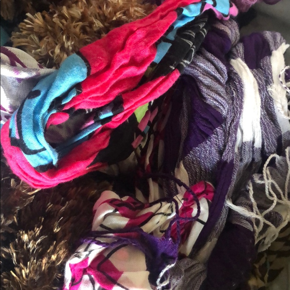 SCARVES - a lot of them! Great deal! 13 Total